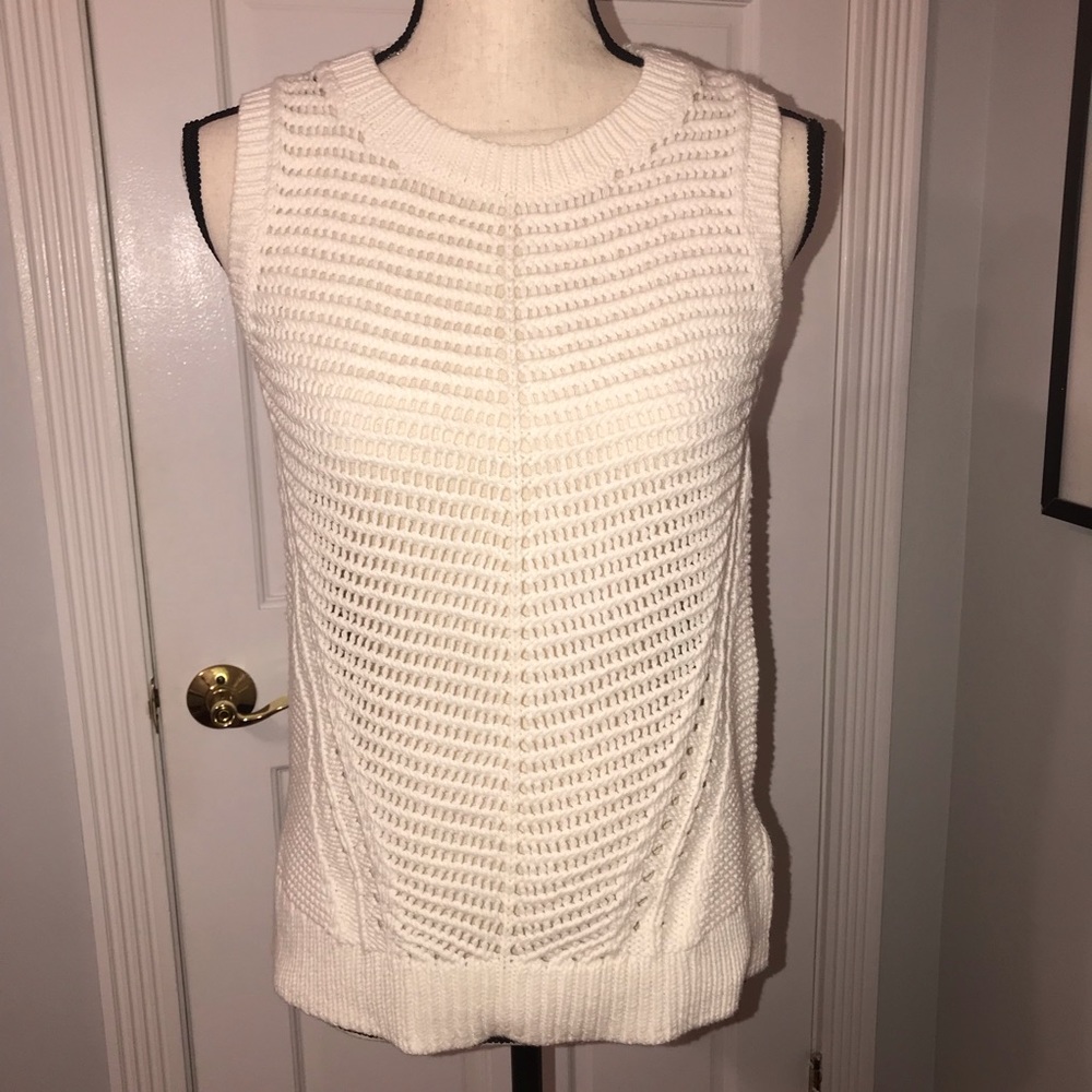 NWTS Gap sleeveless sweater XS